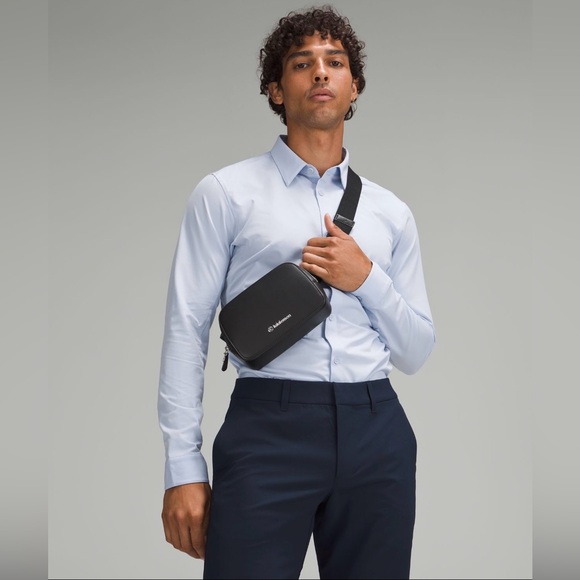 Lululemon Everywhere Belt Bag Cactus Material 1L - Picture 7 of 12